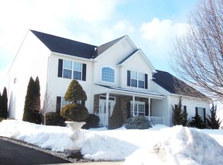 2618 Sean Dr, Whitehall, PA 18052