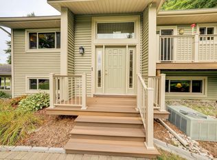 7920 S Shoreside Dr, Traverse City, MI 49684