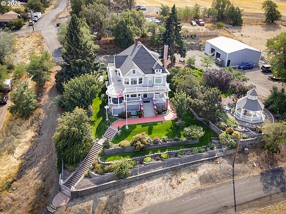 2nd image of 620 Davis St