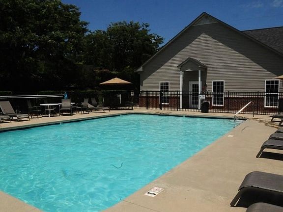 Pool and club house