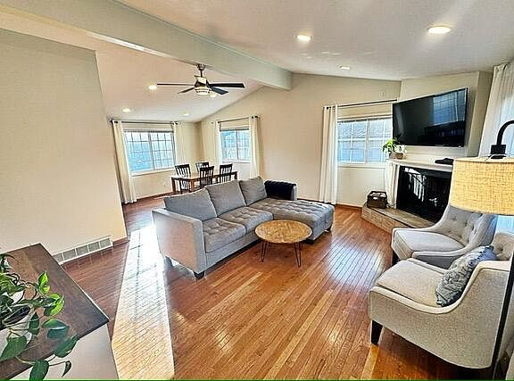 3rd image of 2623 N 15th Pl