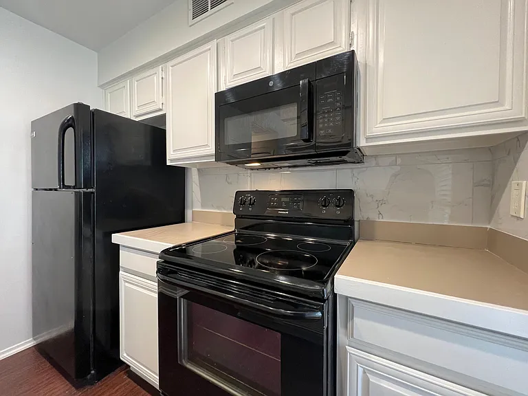 3140 Devonshire Dr #236H — Photo 8