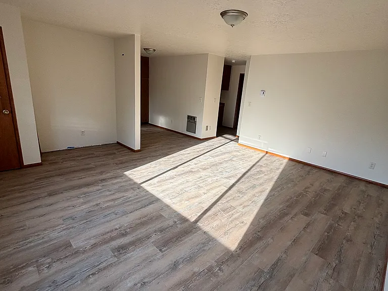 237 SE Clay St #5 — Photo 1