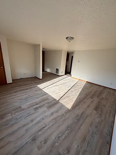 237 SE Clay St #5 Photo 1