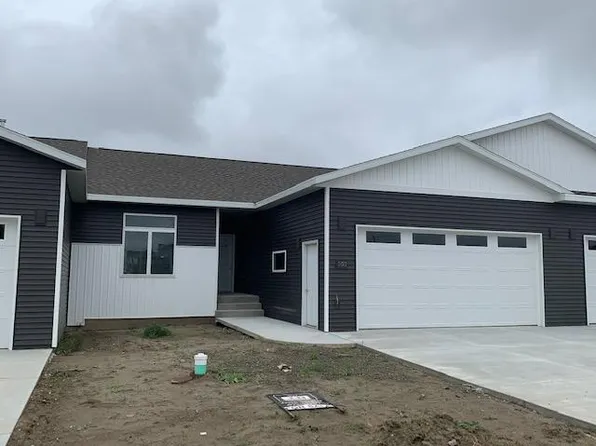 707 Calvert Dr, Bismarck, ND 58503