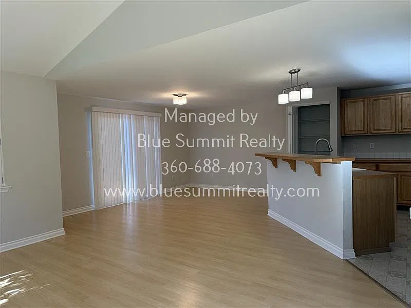 3 bed, 2.5 bath, 1610 sqft, $2,550 — Photo 4