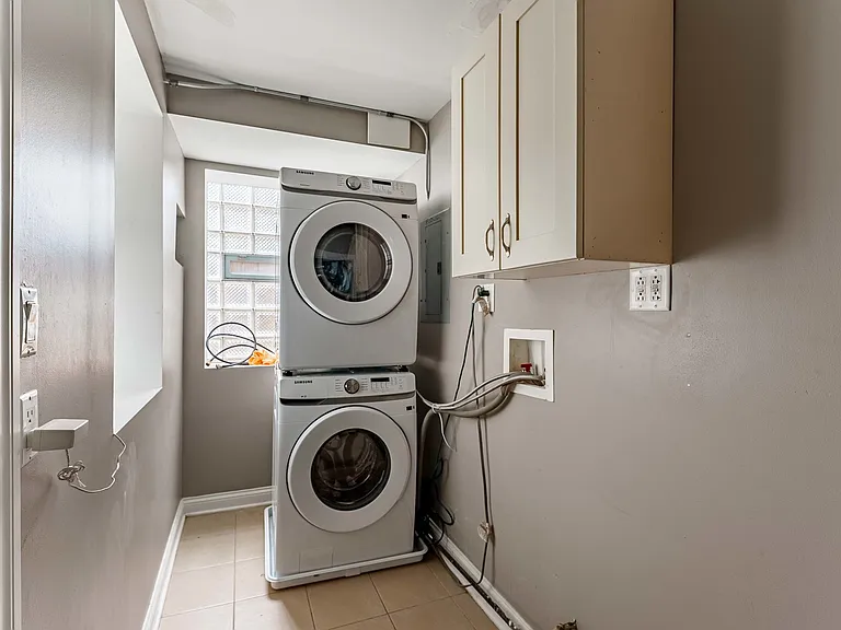 555 N Lawler Ave #G — Photo 20