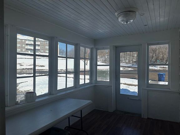 2nd image of 747 1st Ave