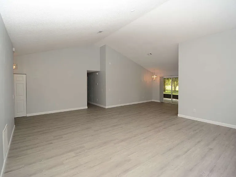 23 Westrock Ln — Photo 8