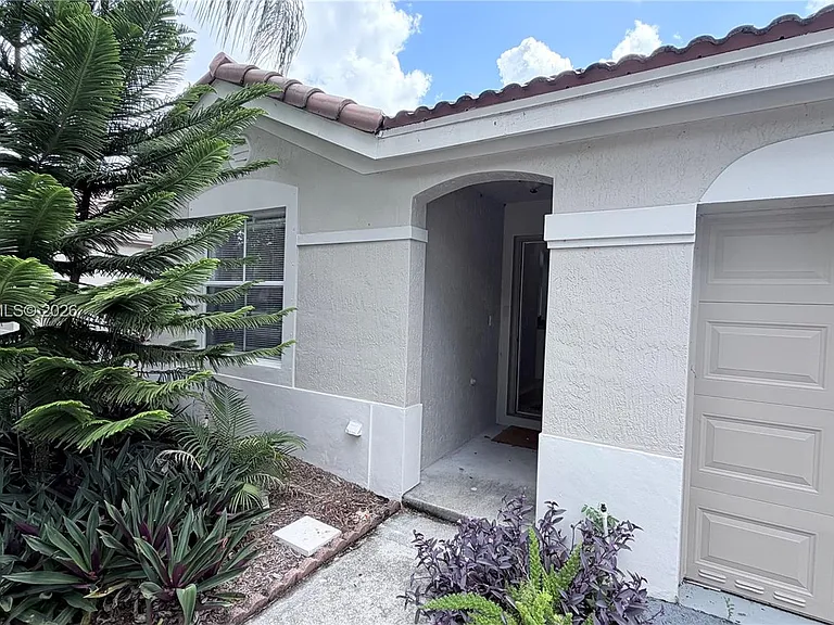 2020 Andromeda Ln — Photo 2