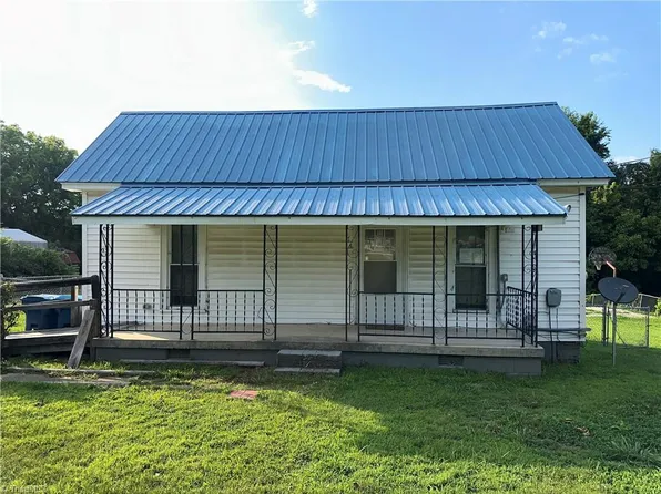 175 Grove St, Cooleemee, NC 27014