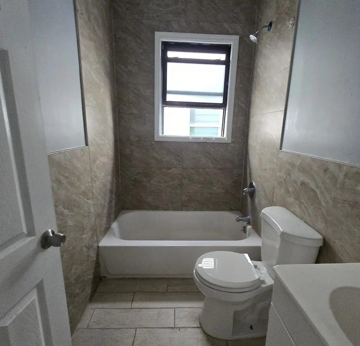 3 bed, $2,200 — Photo 4
