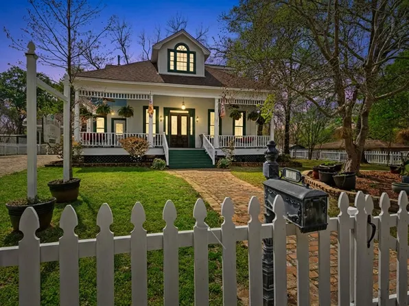 502 E Benners St, Jefferson, TX 75657