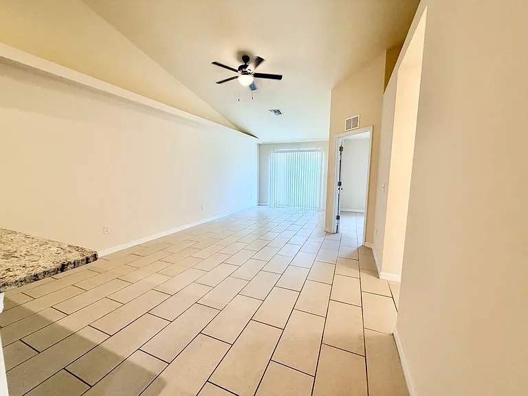 1314 SW Trafalgar Pkwy — Photo 10