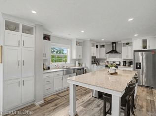 6435 Prince Blvd, Fenton, MI 48430