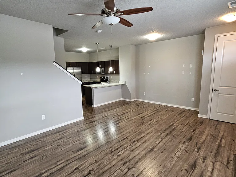 1614 Ingersoll Ave — Photo 23