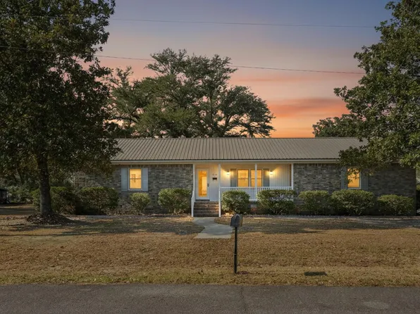 260 High Hill Dr, Moncks Corner, SC 29461