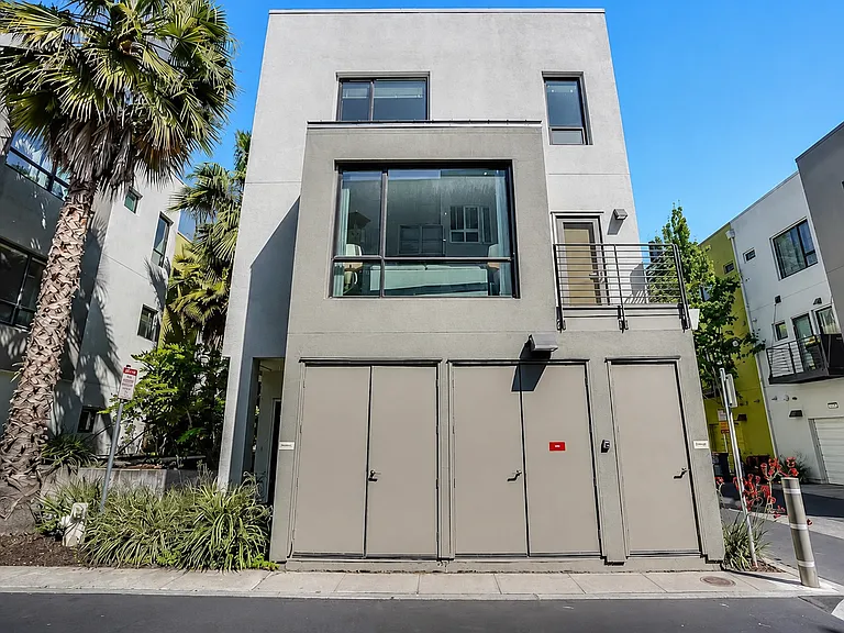 807 Zephyr Dr — Photo 17