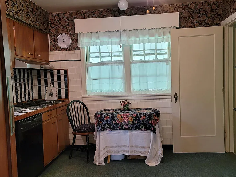 1919 N Kinser Pike — Photo 16