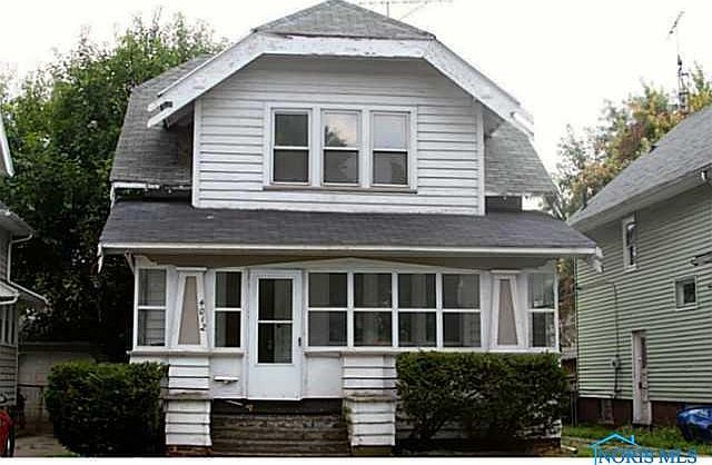1st image of 4012 Fairview Dr