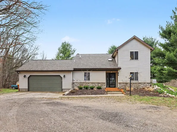 11180 Hart St NE, Greenville, MI 48838