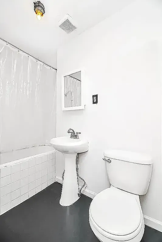 649 East Ninth Street — Photo 4