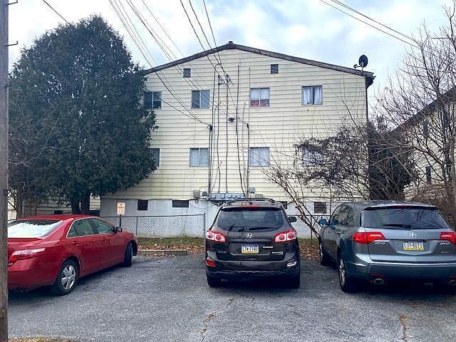 2nd image of 325 S West St