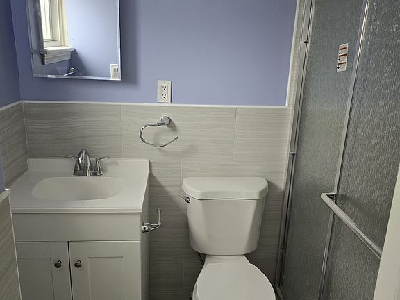 2nd image of 117 Perry St APT 1