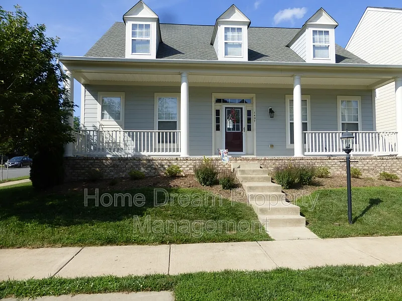 1407 Graham Dr