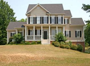 195 Jones Cir, Fayetteville, GA 30215