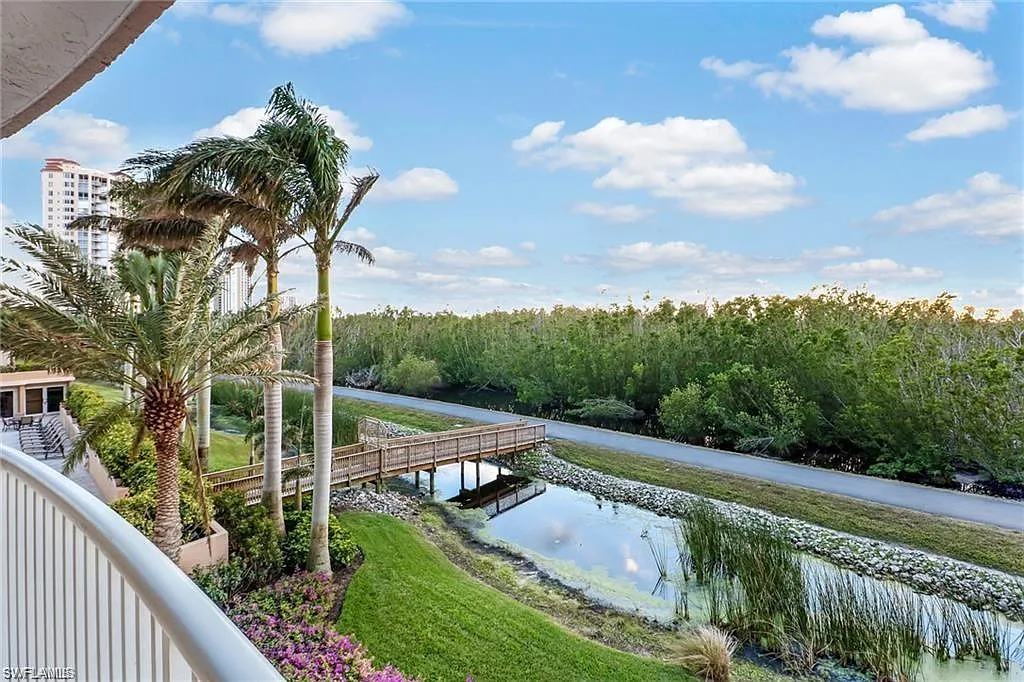 3 bed, 3.0 bath, 2515 sqft, $16,000 — Photo 3