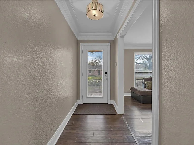 5902 Jim St — Photo 4