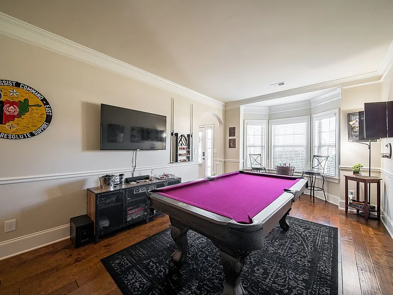 29 Sword St — Photo 4