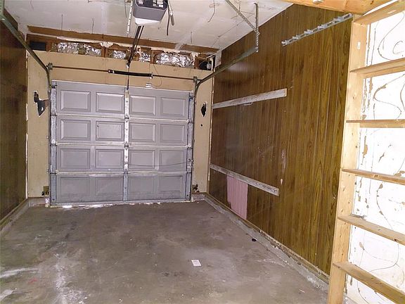 9th image of 4012 NW 33rd St