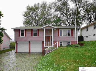 6236 N 68th St, Omaha, NE 68104