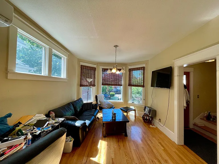 121 NE Mason St — Photo 8