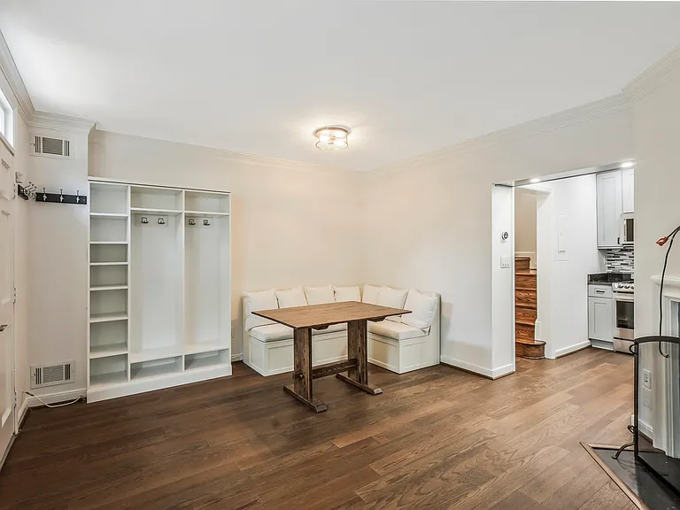 671 S Columbus St — Photo 5
