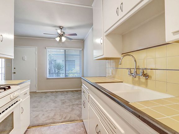 4th image of 500 California Ave APT 19