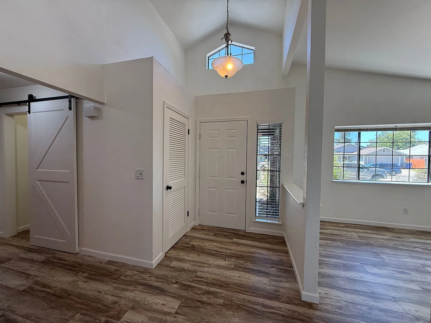 Beautiful home located on a cul-de-sac! — Photo 3