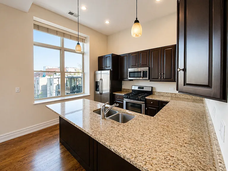 1470 W Carmen Ave #204 — Photo 3