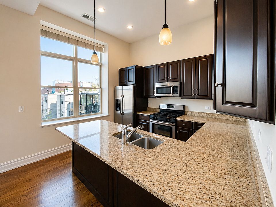 1st image of 1470 W Carmen Ave #247