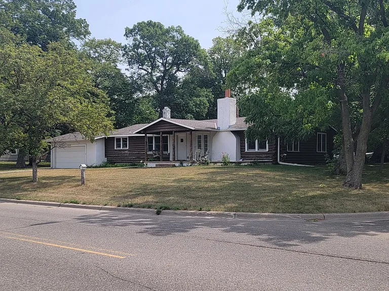 19101 Delton Ave — Photo 97