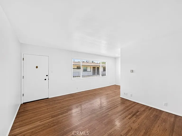 728 Cedar Ave — Photo 4