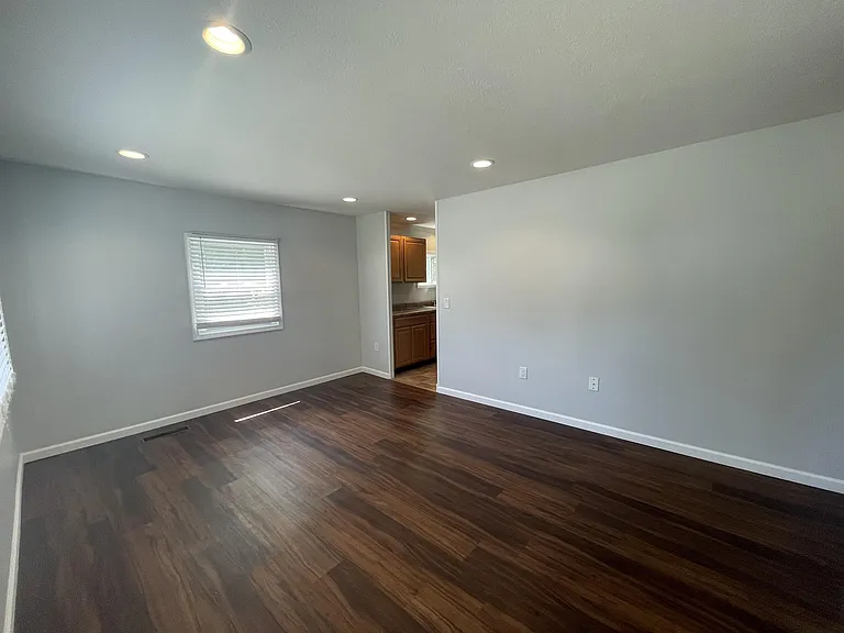 420 S Mitchell St — Photo 24