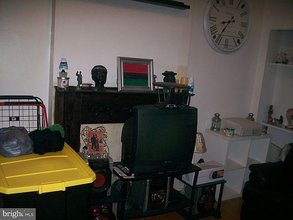 4th image of 2024 W Glenwood Ave