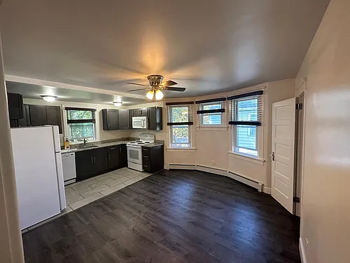 30 Yates St Photo 1