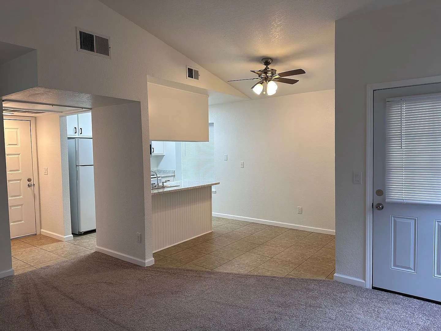 5840 Garfield Avenue — Photo 4