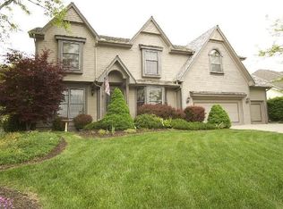 8011 NW Waukomis Dr, Kansas City, MO 64151