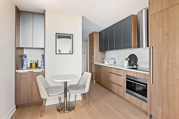 Rented by Christie's International Real Estate Group, LLC | media 24