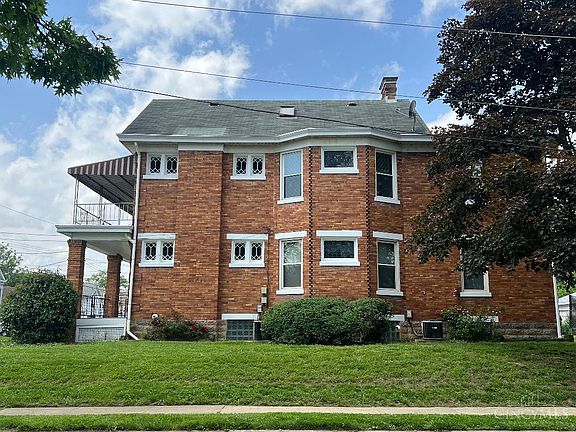 2nd image of 2442 Robertson Ave